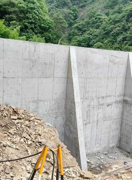 淮安金湖县重力式挡土墙